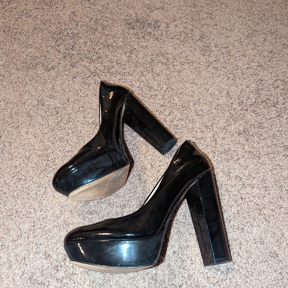 Guess Black High Heels Size 7 - Picture 3 of 4